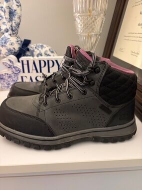Skechers Women's Black Lace-Up Steel Toe Boots